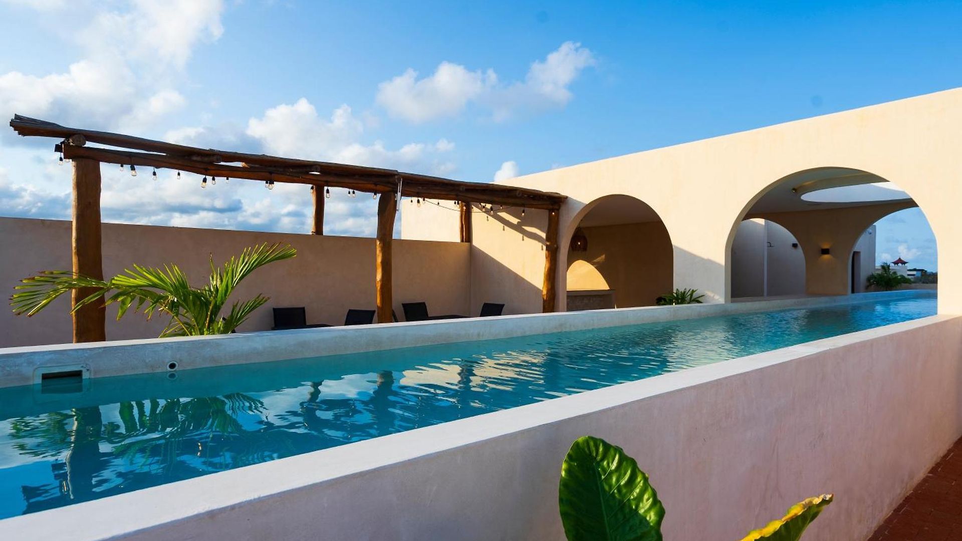 Tierra - Pool & Roof Panoramic