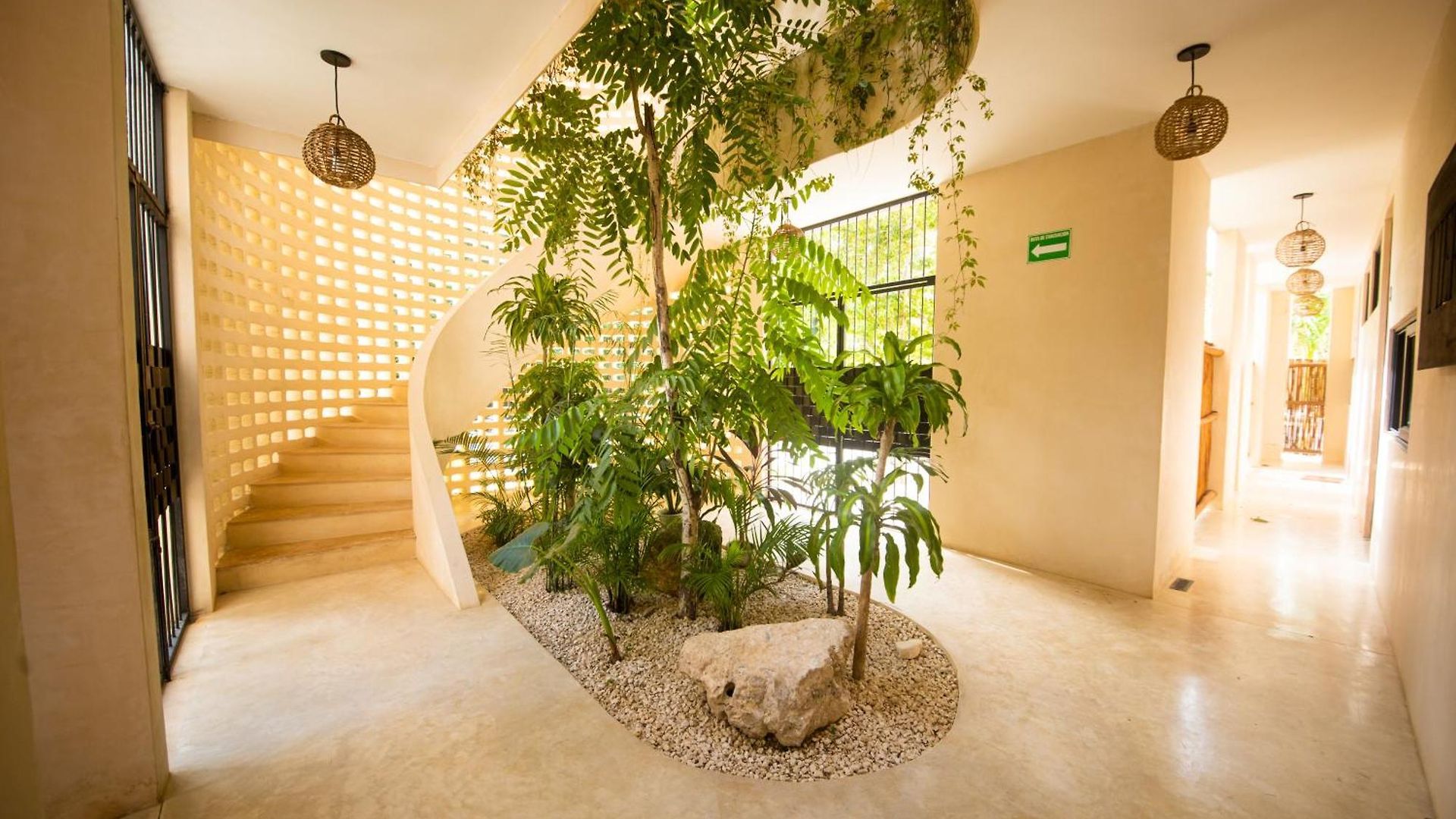 Tierra - Pool & Roof Panoramic