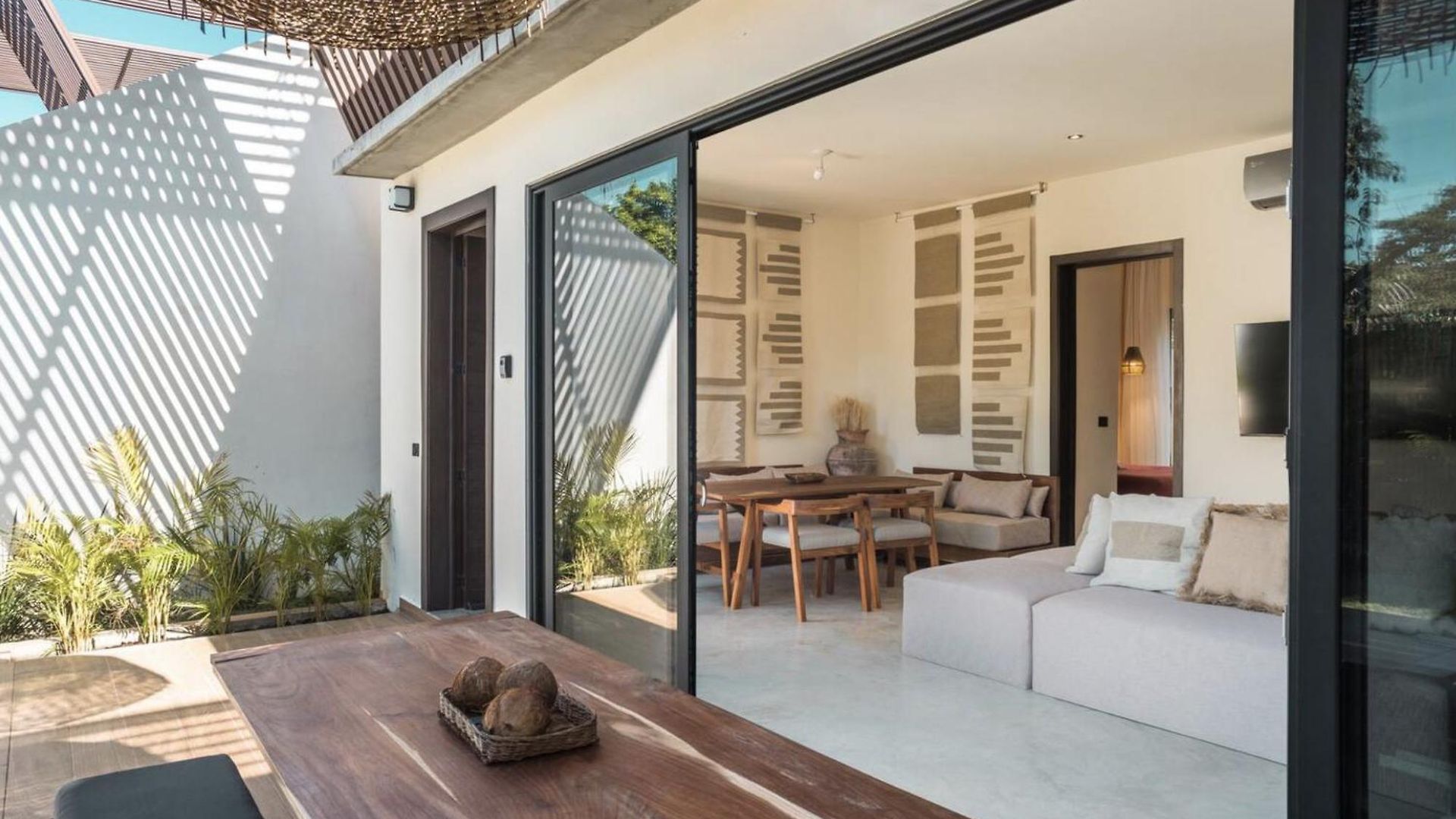 Enchanting 4br Villaδ Pool& Rooftopδprime Location Villa