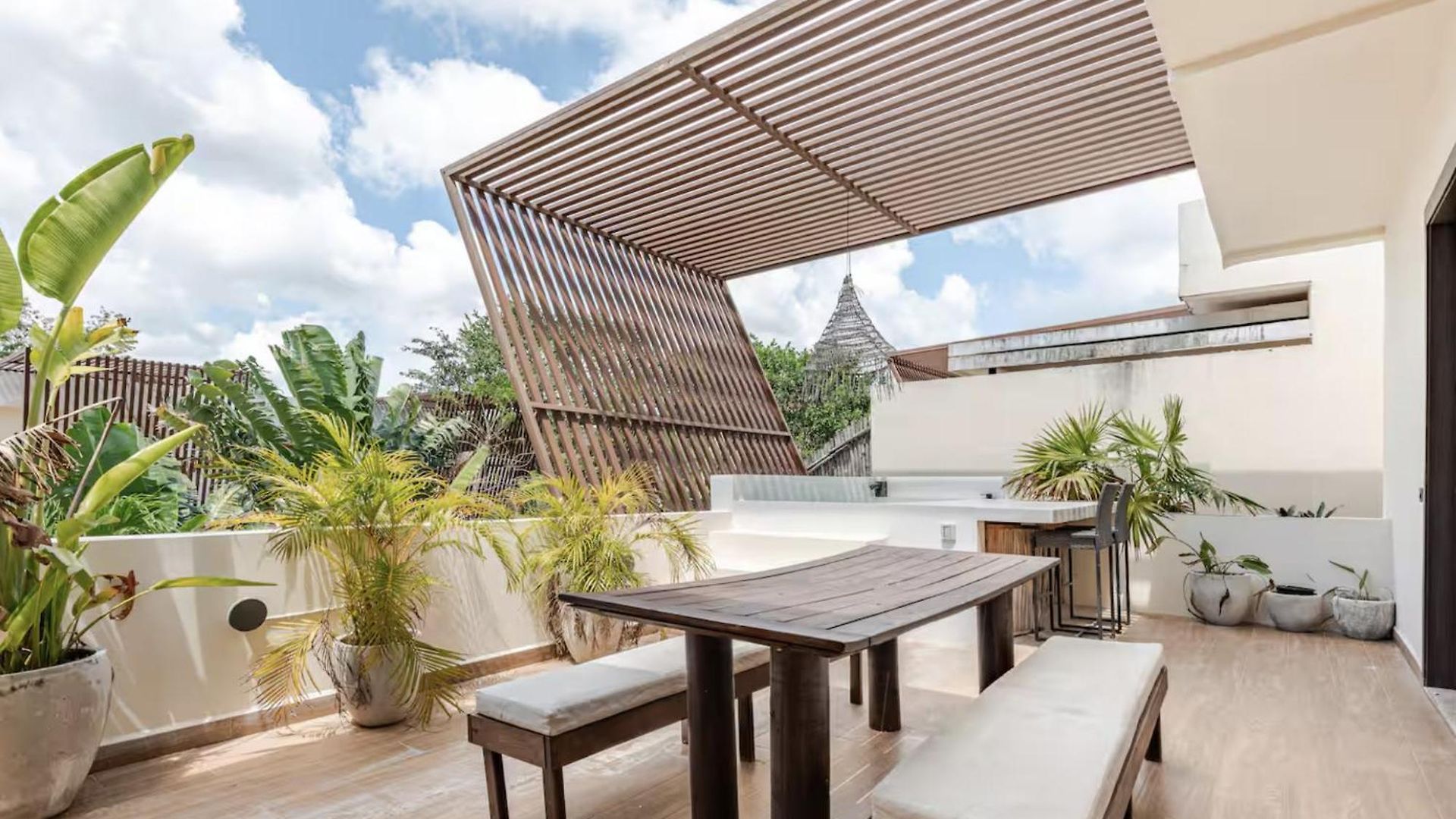 Villa Enchanting 4br Villaδ Pool& Rooftopδprime Location Tulum
