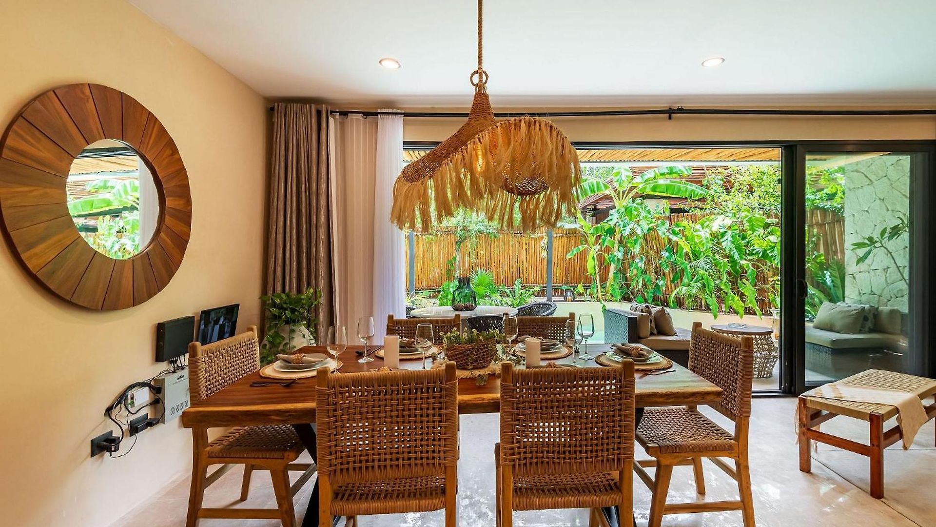 •| Boutique Swim Up En P/4 • Naaj Tun• Apartment *