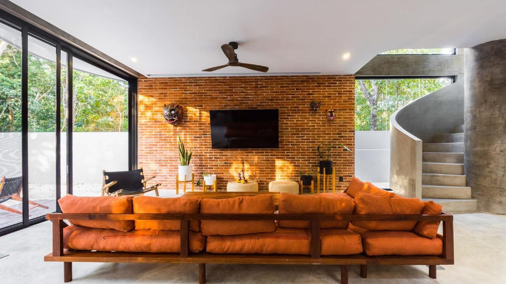 Luxury 4br Eco 10ppl Outdoor Pizza Oven - Private Pool & Jacuzzi
