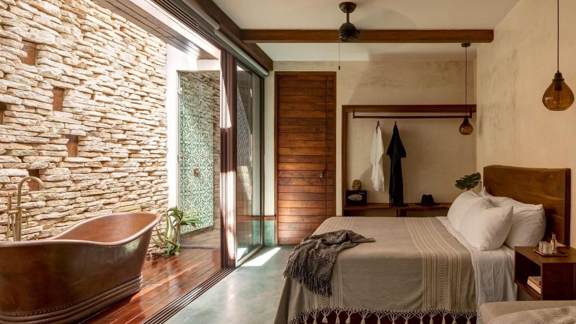Fantastic 6br Luxury Penthouse 12ppl Rooftop Pool & Bathtub Villa