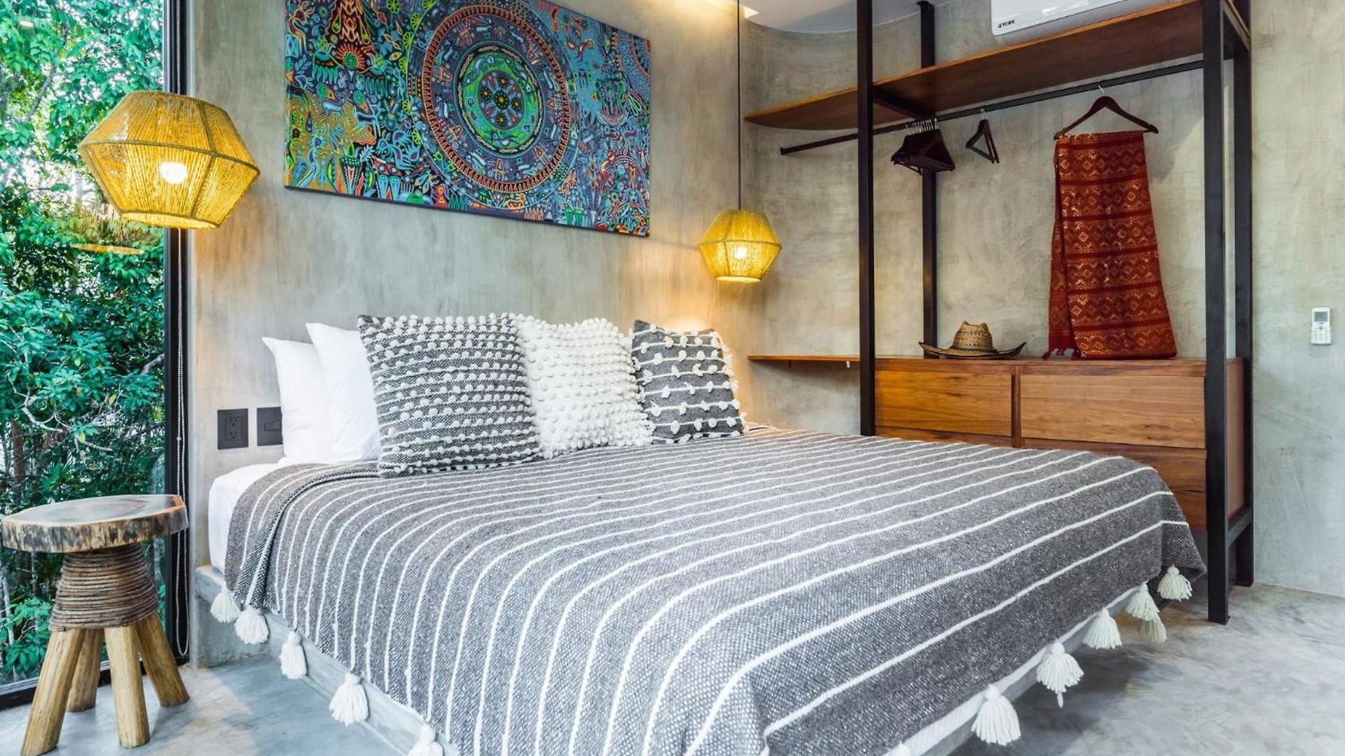 Villa Luxury 4br Eco 10ppl Outdoor Pizza Oven - Private Pool & Jacuzzi *