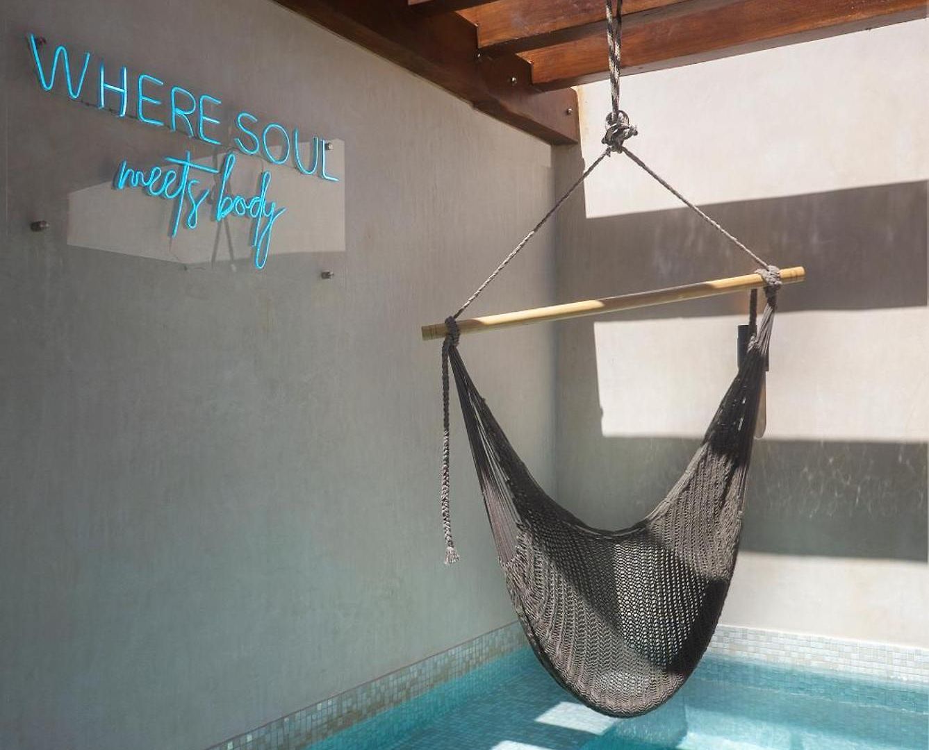 Exclusive 4br In Karanda With Pools And Paddle