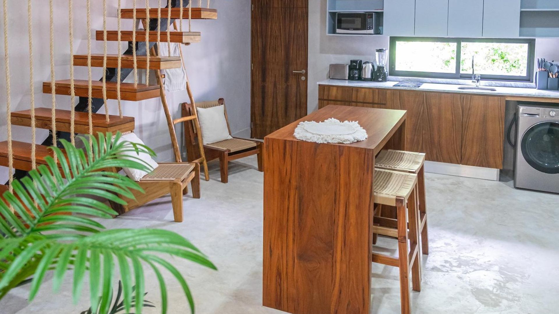 Jungle Ph Private Rooftop & Plunge Pool Ac Wifi *
