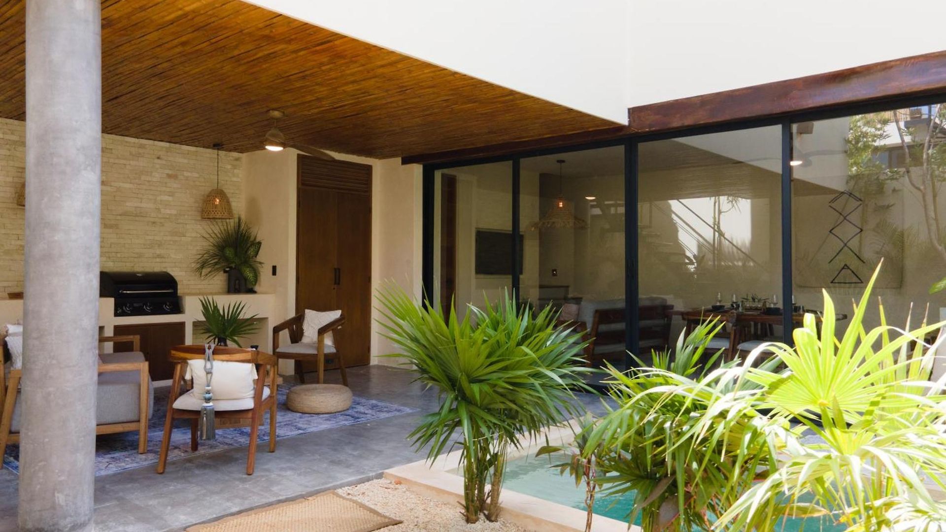 Nevana Luxury By La Zebra Hotel