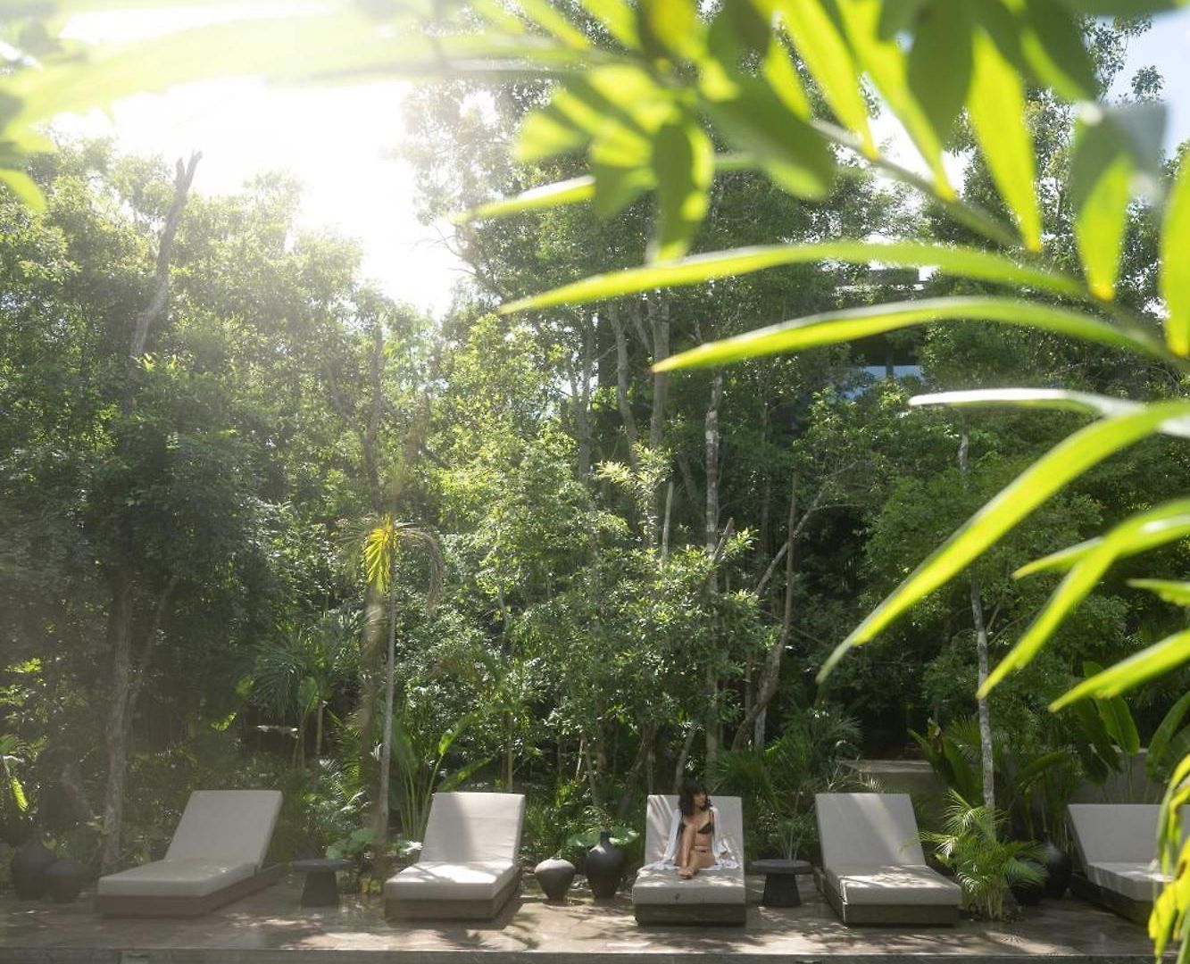 La Reserva Resort *