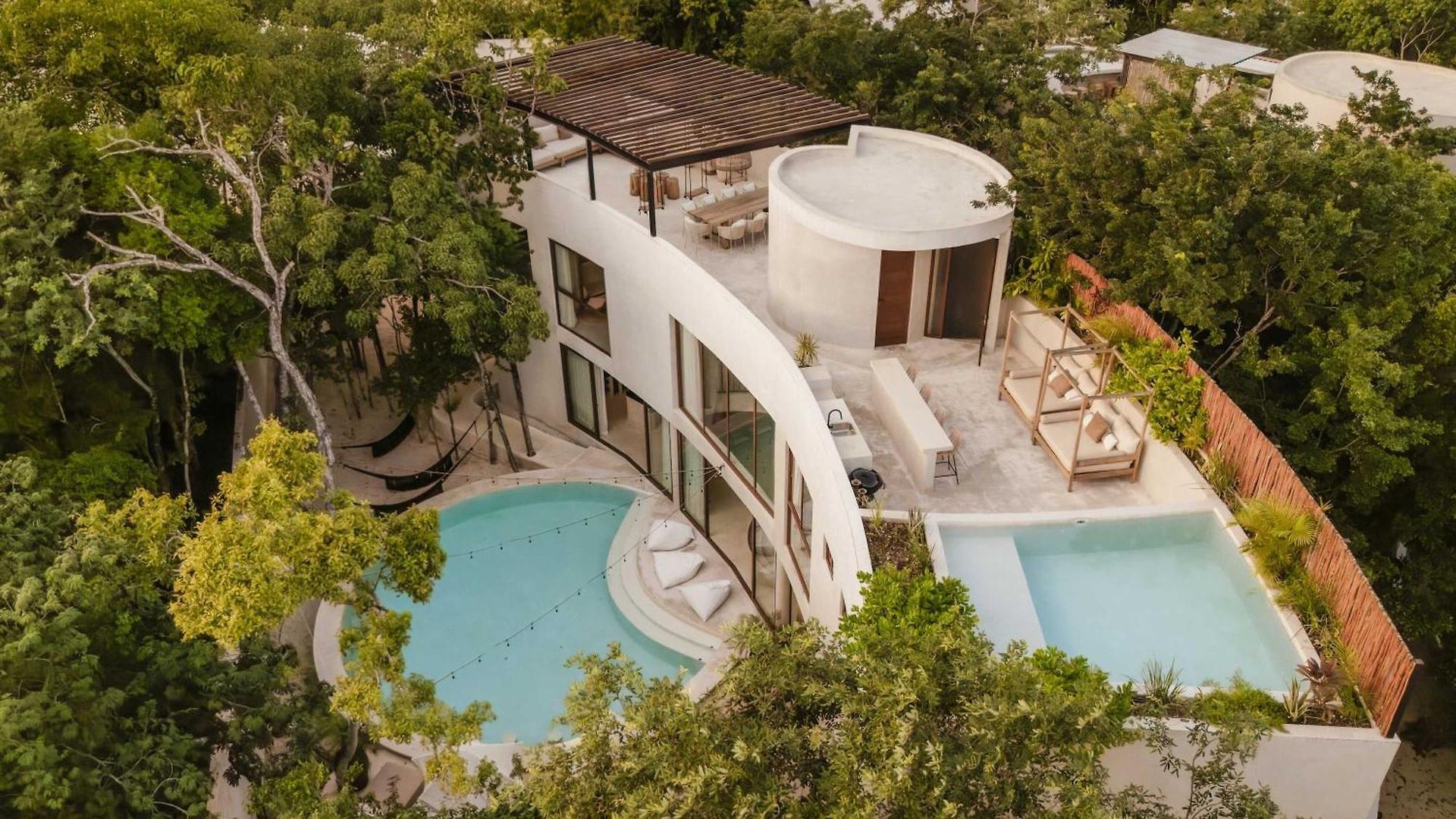 Jungle For 16 - Dual Pools & Fire Pit Holiday home *