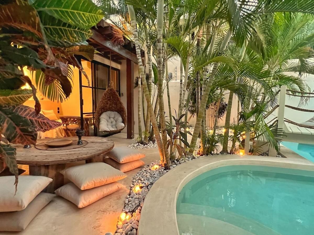 Oasis Heated Private Pool Daily Housekeeping Prime Location