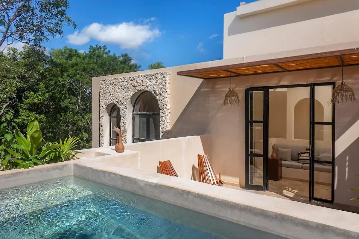 Luxury 4 Bedroom With Private Rooftop Pool Holiday home *