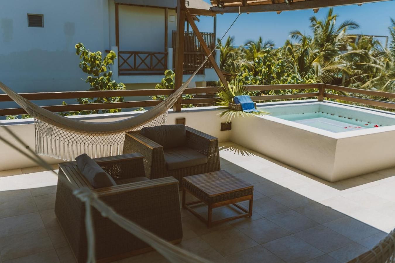 Villa Sunrise Crown