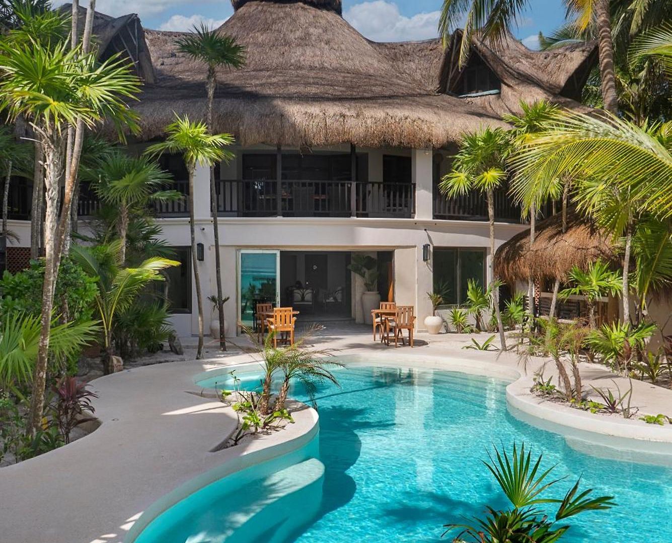 Holiday home 9br Mantaray Soliman Bay Beachfront *