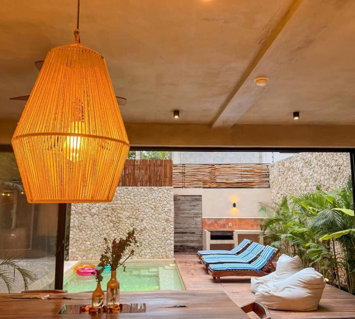 Luxury 5 Bedroom Pool Tiki Bar & Outdoor Gym Villa *