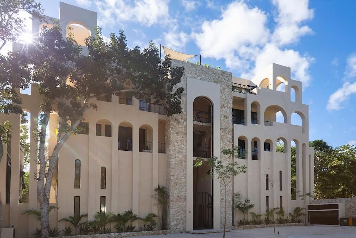 Holiday home Luxury 4 Bedroom With Private Rooftop Pool *