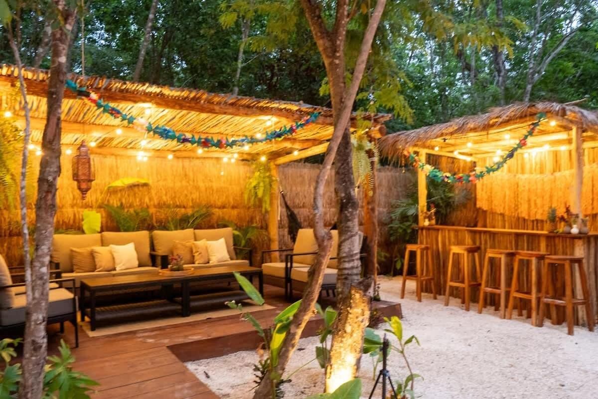 Luxury 5 Bedroom Pool Tiki Bar & Outdoor Gym