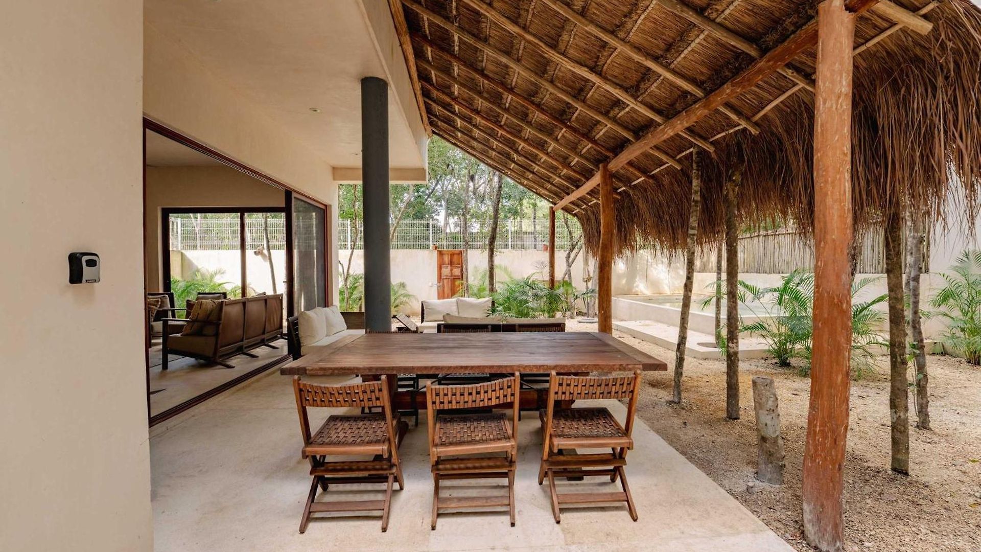 Chic 4br With Private Pool In Holistika Villa *