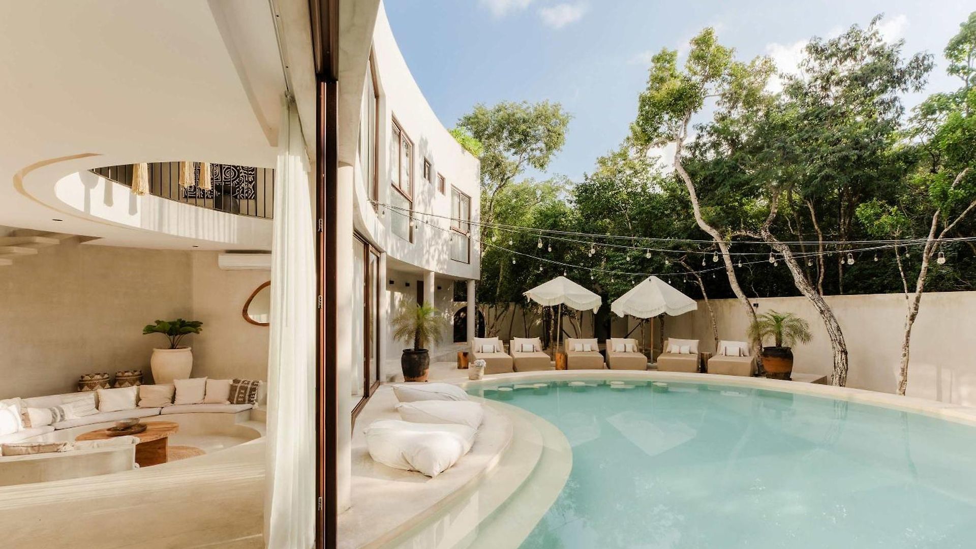 Jungle For 16 - Dual Pools & Fire Pit