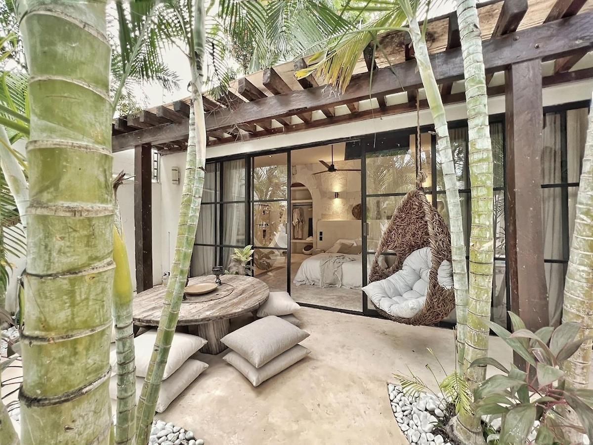 Oasis Heated Private Pool Daily Housekeeping Prime Location
