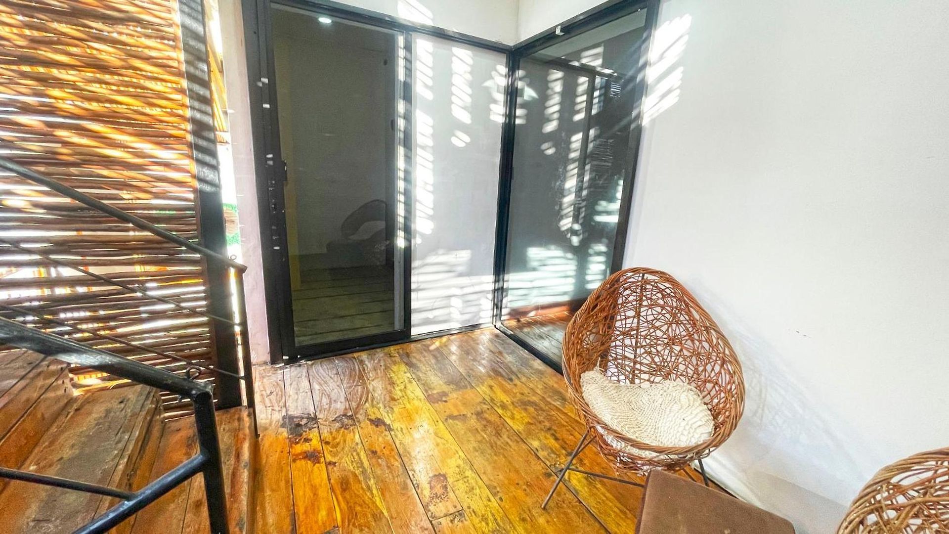 Mr Pakal Capsule hotel Tulum