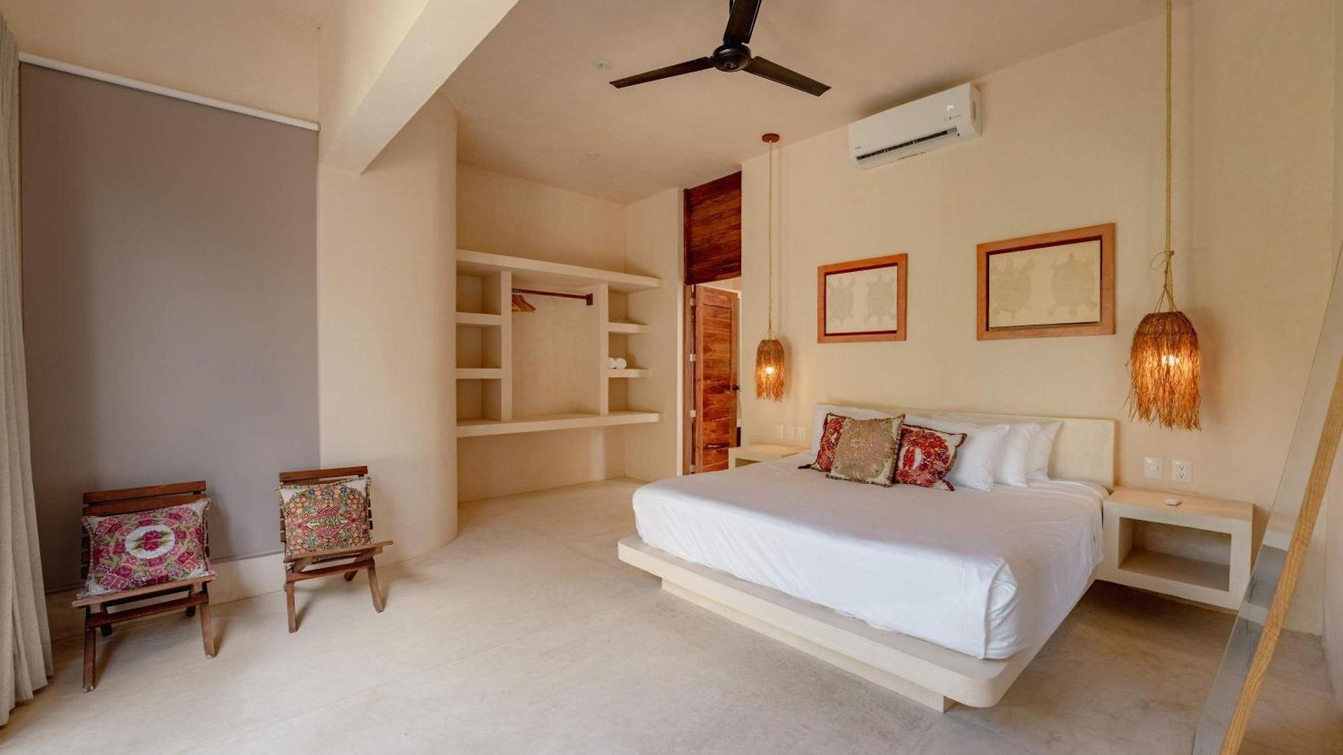 Chic 4br With Private Pool In Holistika Villa