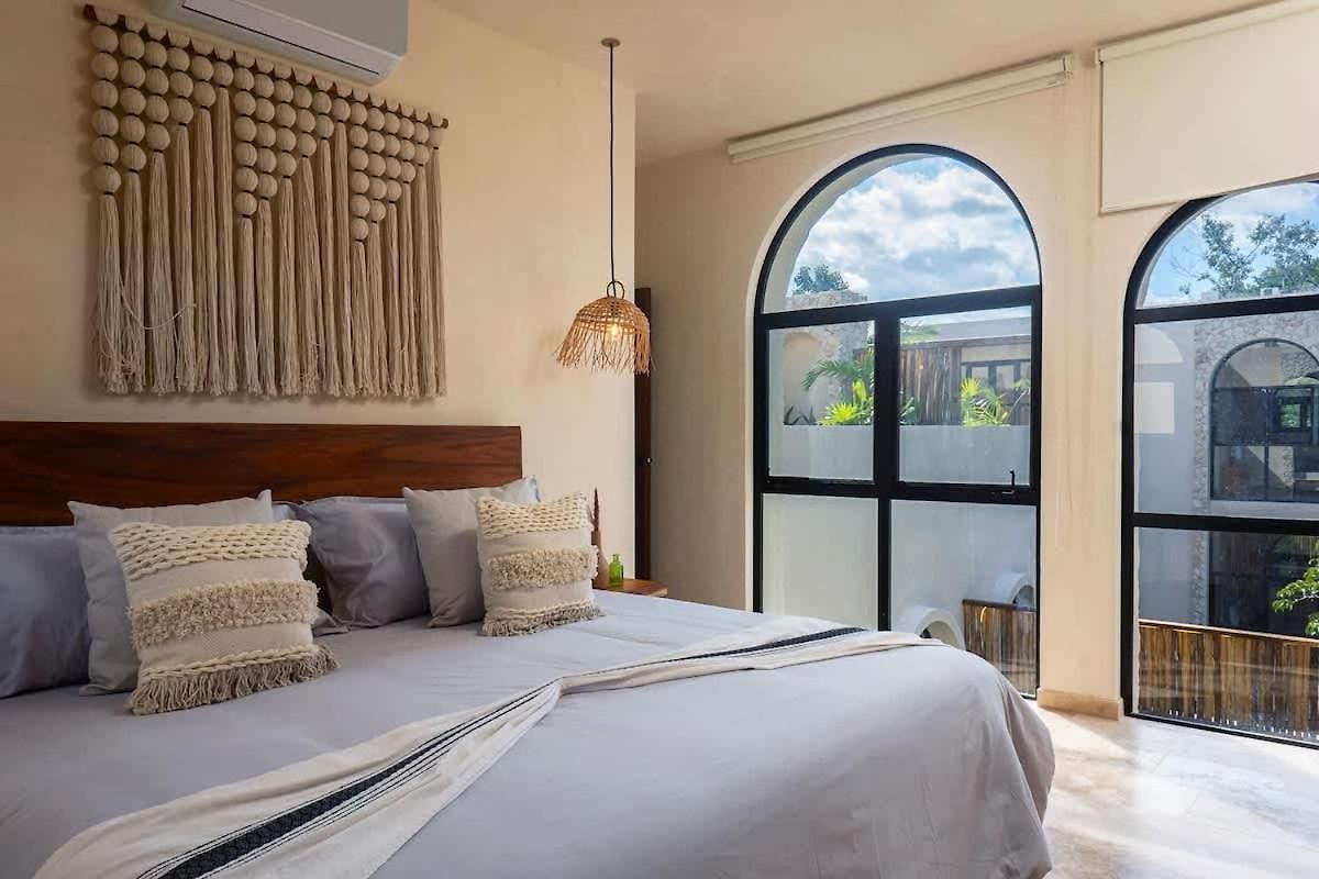 Holiday home Luxury 4 Bedroom With Private Rooftop Pool