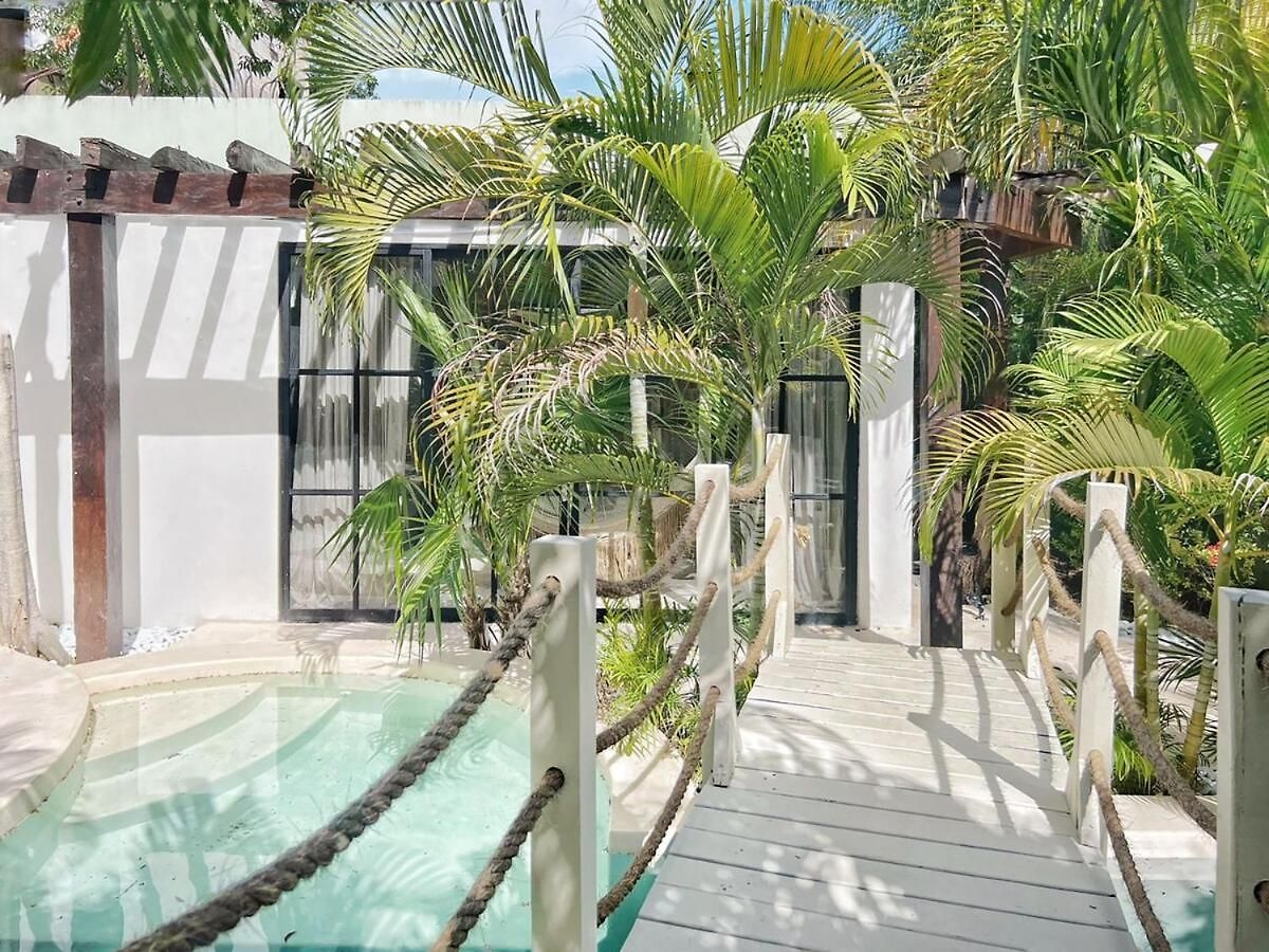 Oasis Heated Private Pool Daily Housekeeping Prime Location