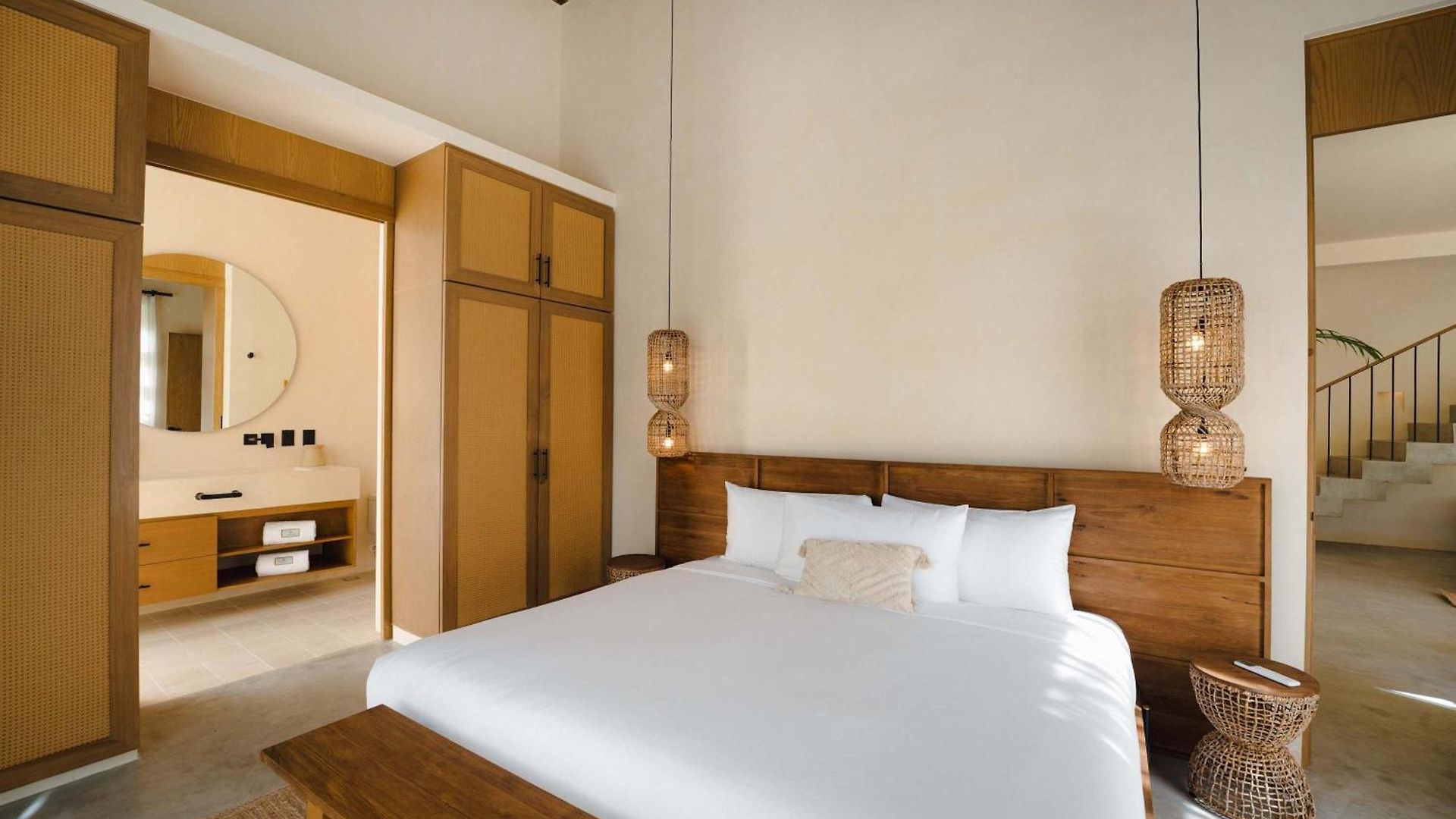 Stylish 3-bedroom With Private Pool