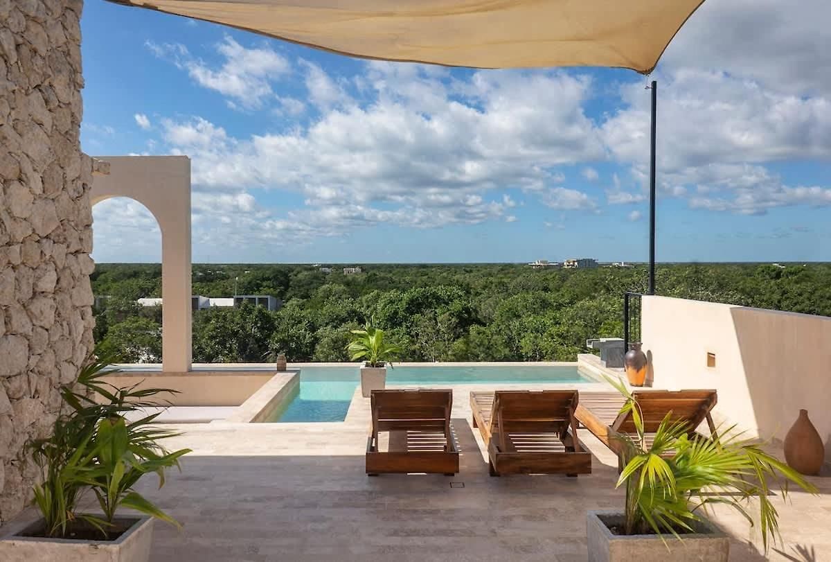 Holiday home Luxury 4 Bedroom With Private Rooftop Pool