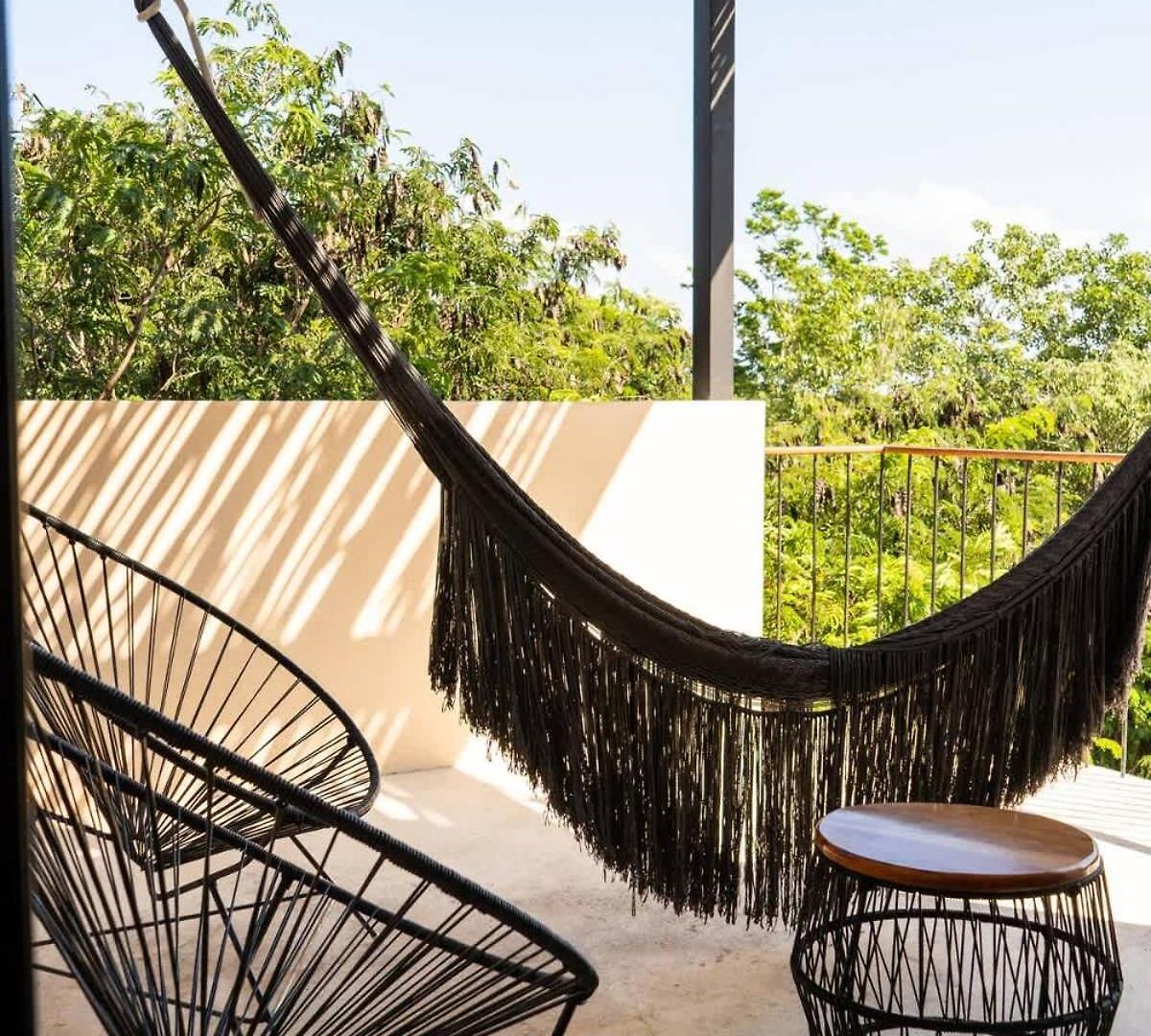 Villa Luxury 5 Bedroom Pool Tiki Bar & Outdoor Gym