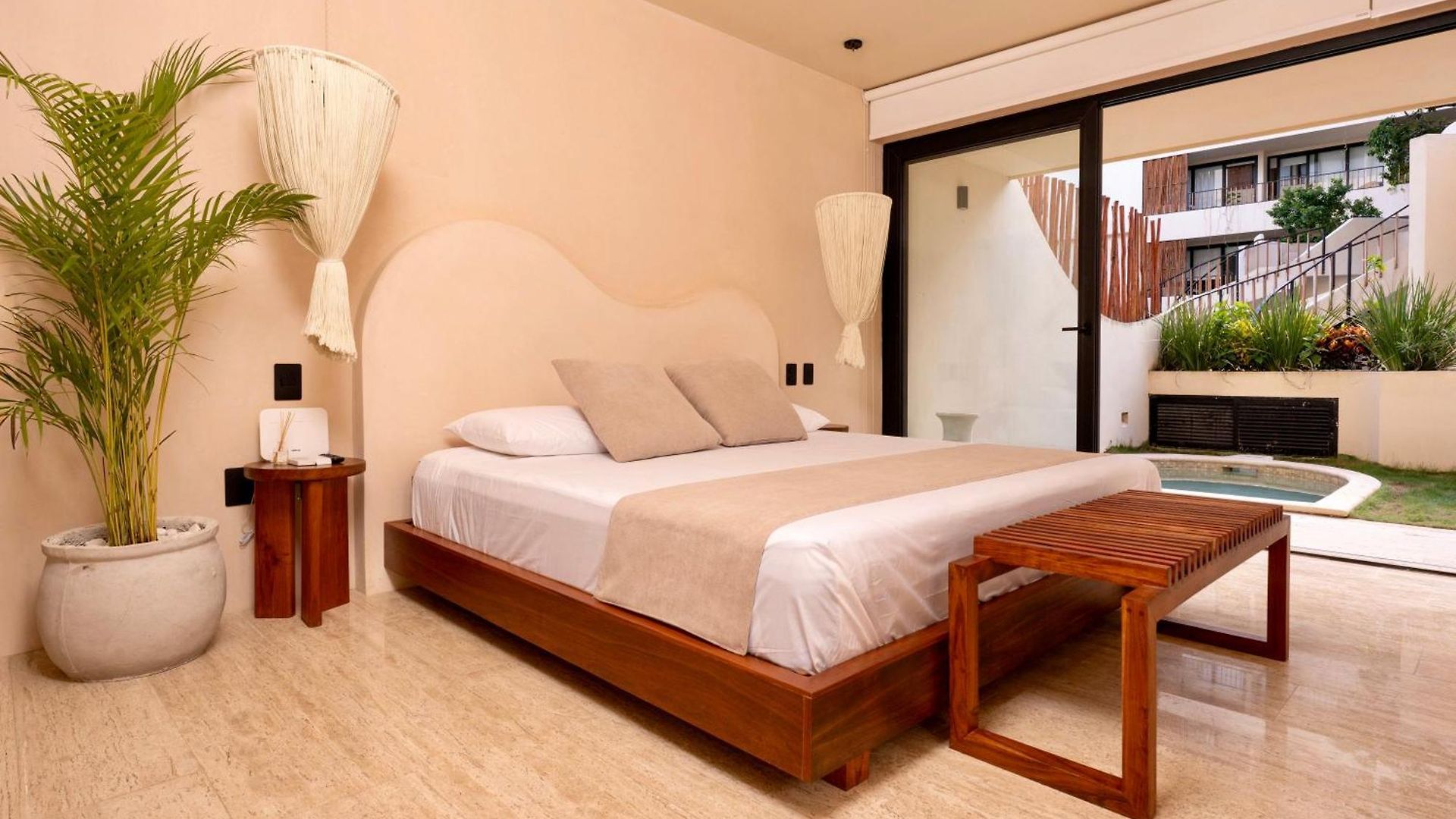 Loch Collection Aparthotel