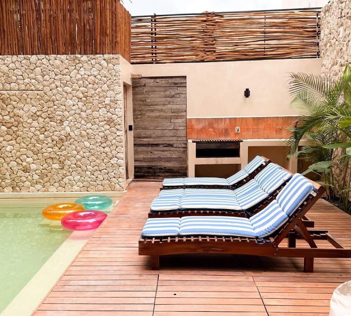 Luxury 5 Bedroom Pool Tiki Bar & Outdoor Gym Villa *