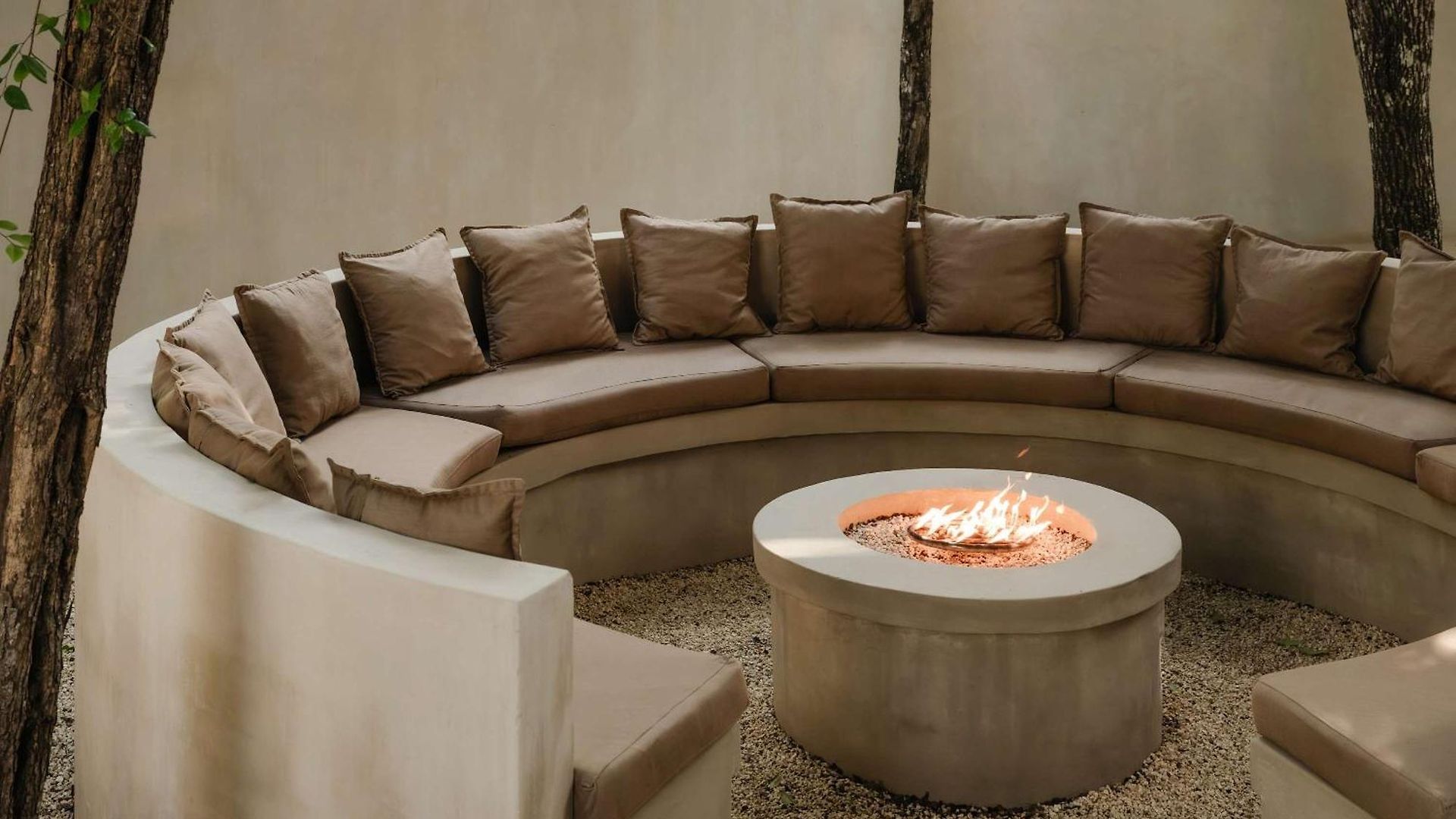 Jungle For 16 - Dual Pools & Fire Pit *