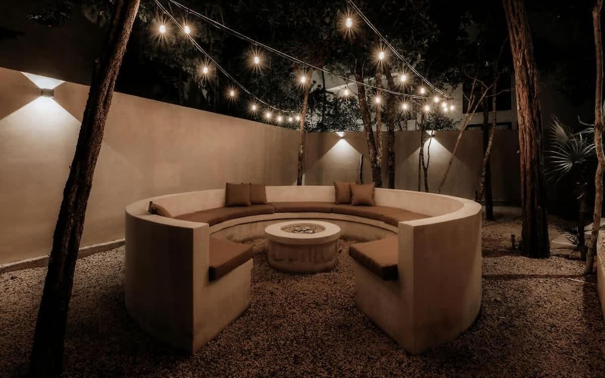 Jungle For 16 - Dual Pools & Fire Pit *