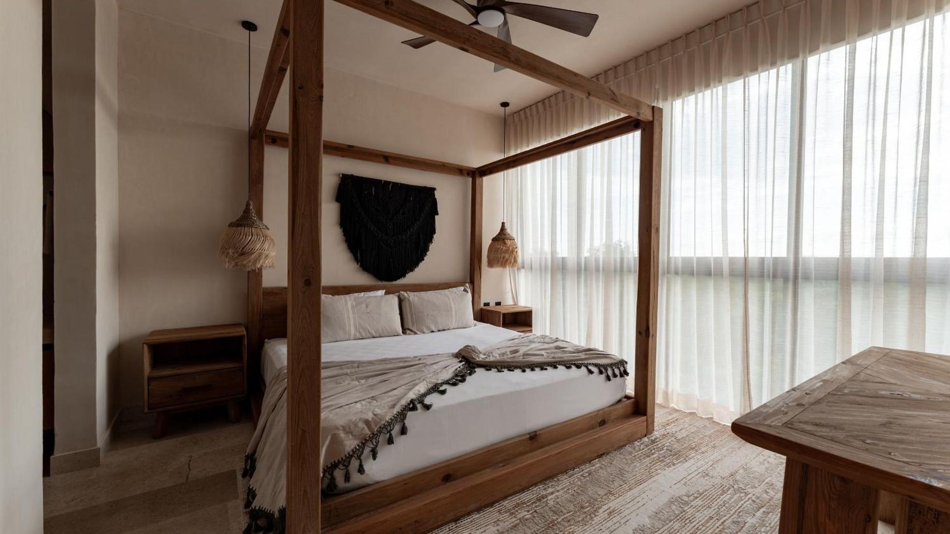 Oniric Apartahotel 4*