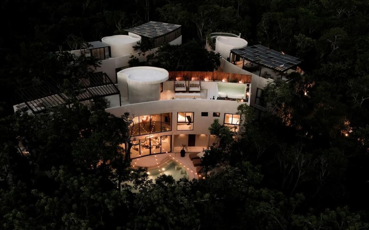 Jungle For 16 - Dual Pools & Fire Pit Holiday home