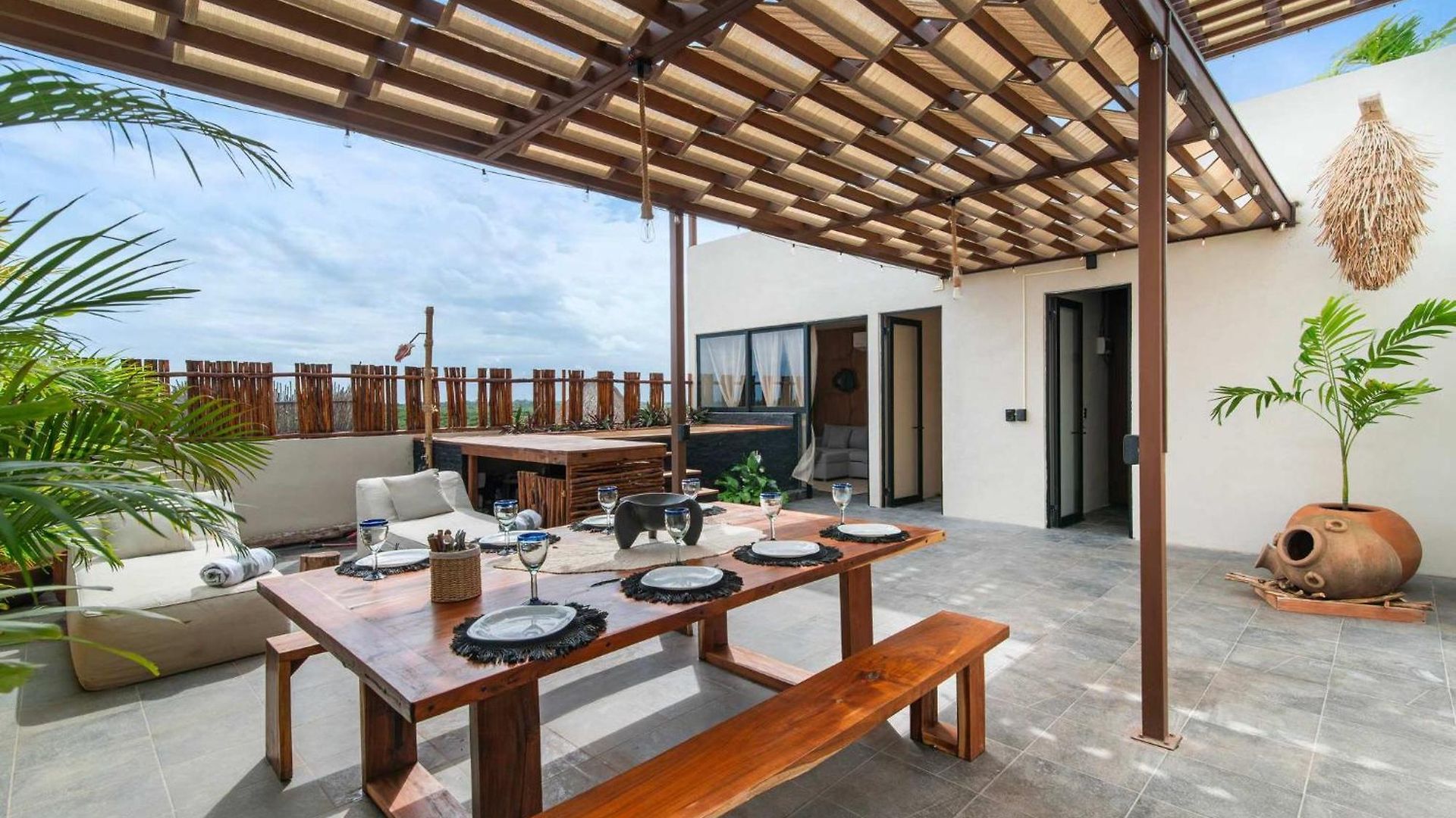 Apartment Penthouse With Rooftop Plunge Pool - Distant Ocean *