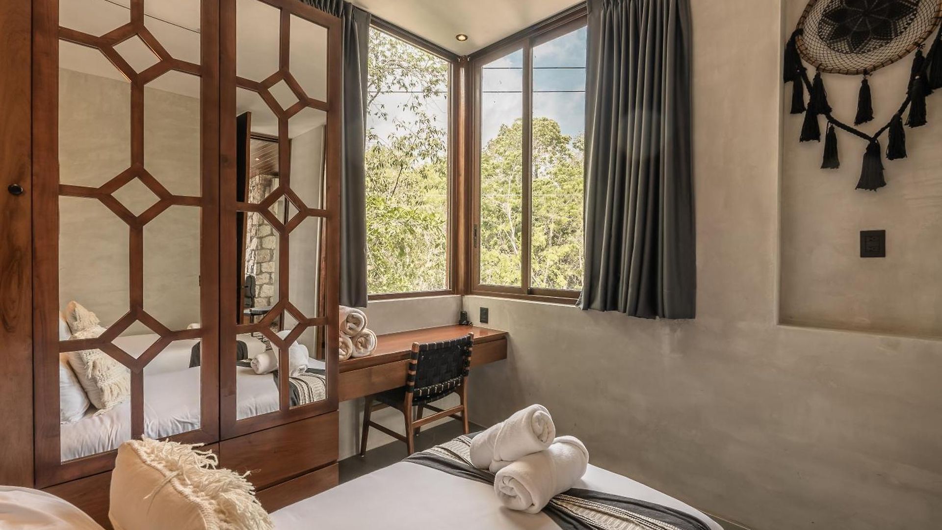 Apartment Siwa Jungle-luxury 2br Retreat With Private Roofto