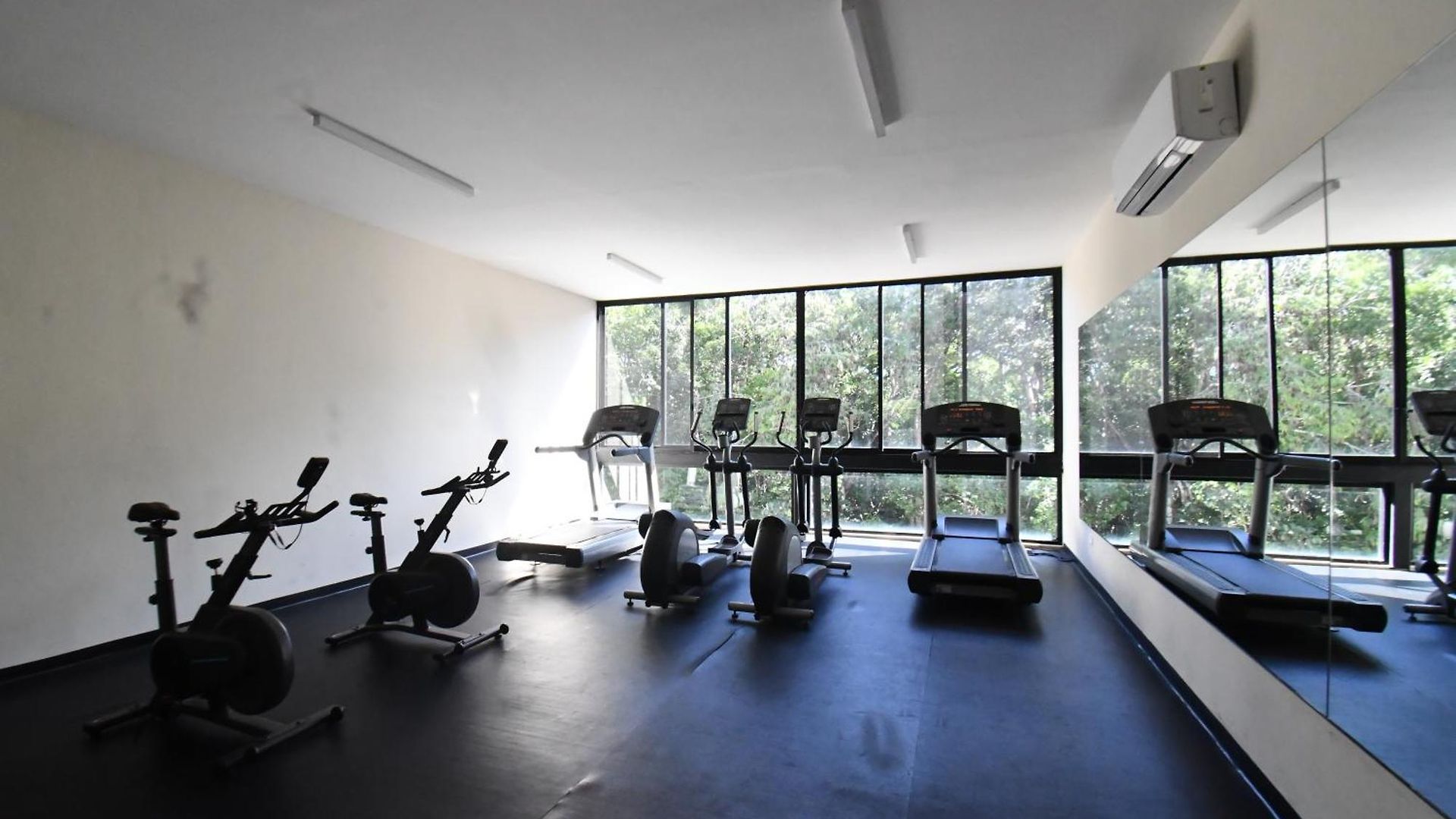 1br At Paramar Viva By The Spot *