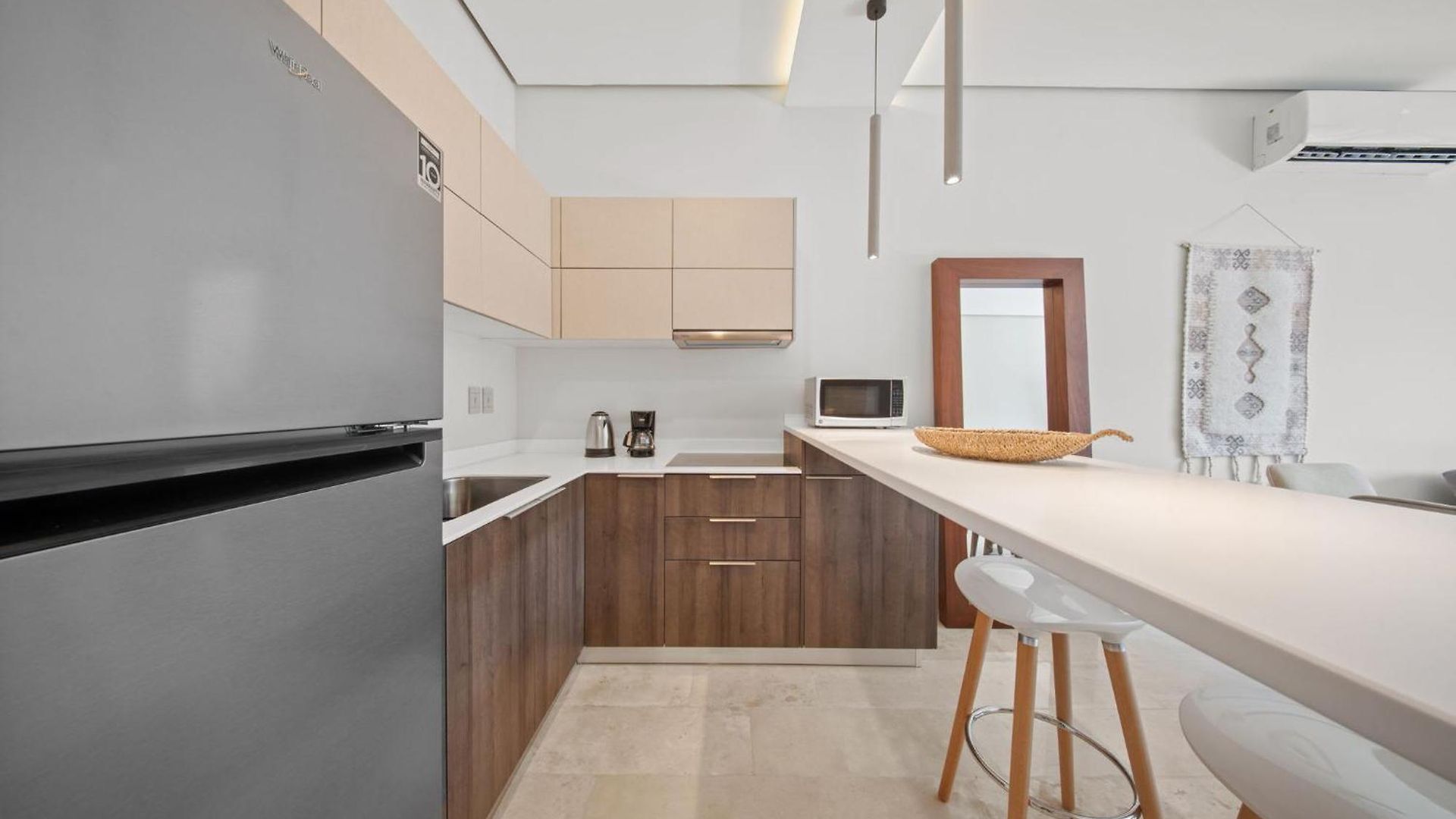 Bright 2br Amira District Gem With Shared Pool *