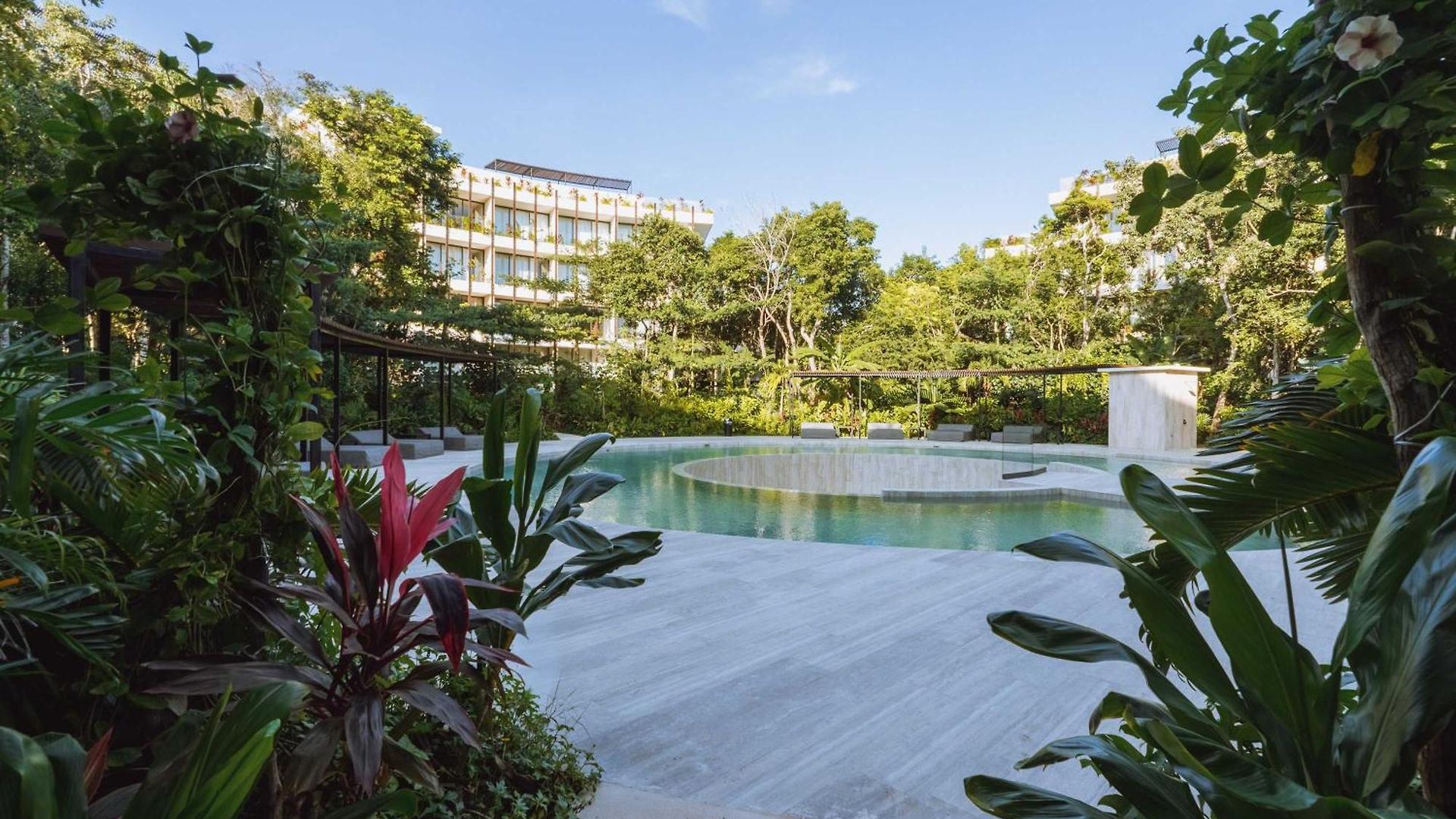 Apartment Luxury Two-level Loft In With Pool & Gym