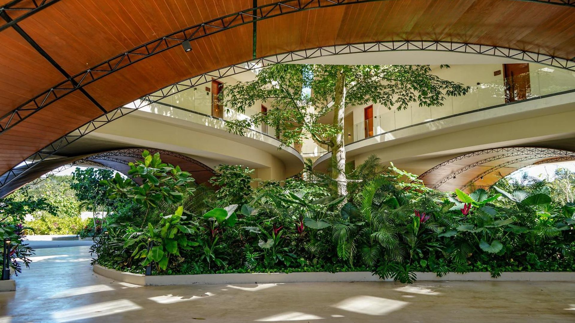 Oasis Jungle Views, 4 Pools & Near