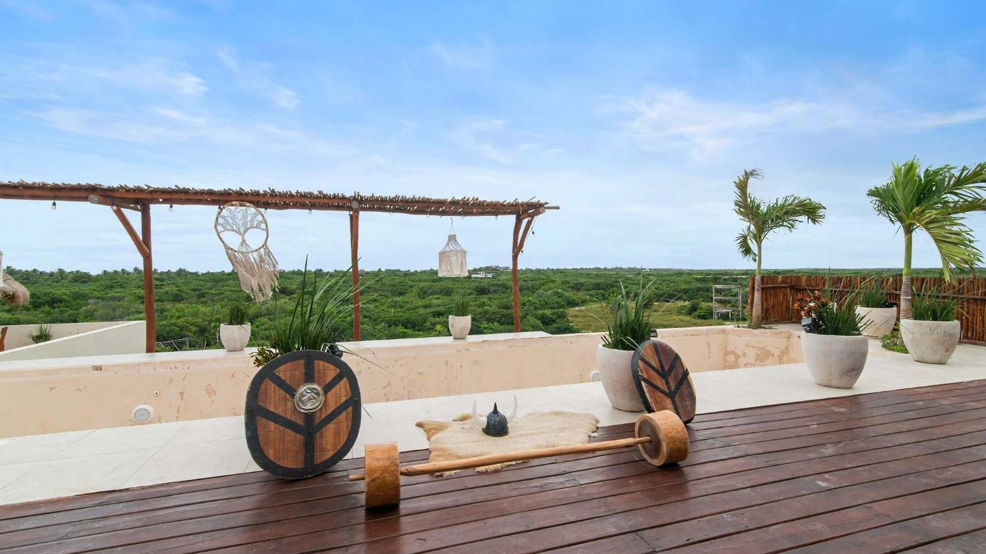 Penthouse With Rooftop Plunge Pool - Distant Ocean *