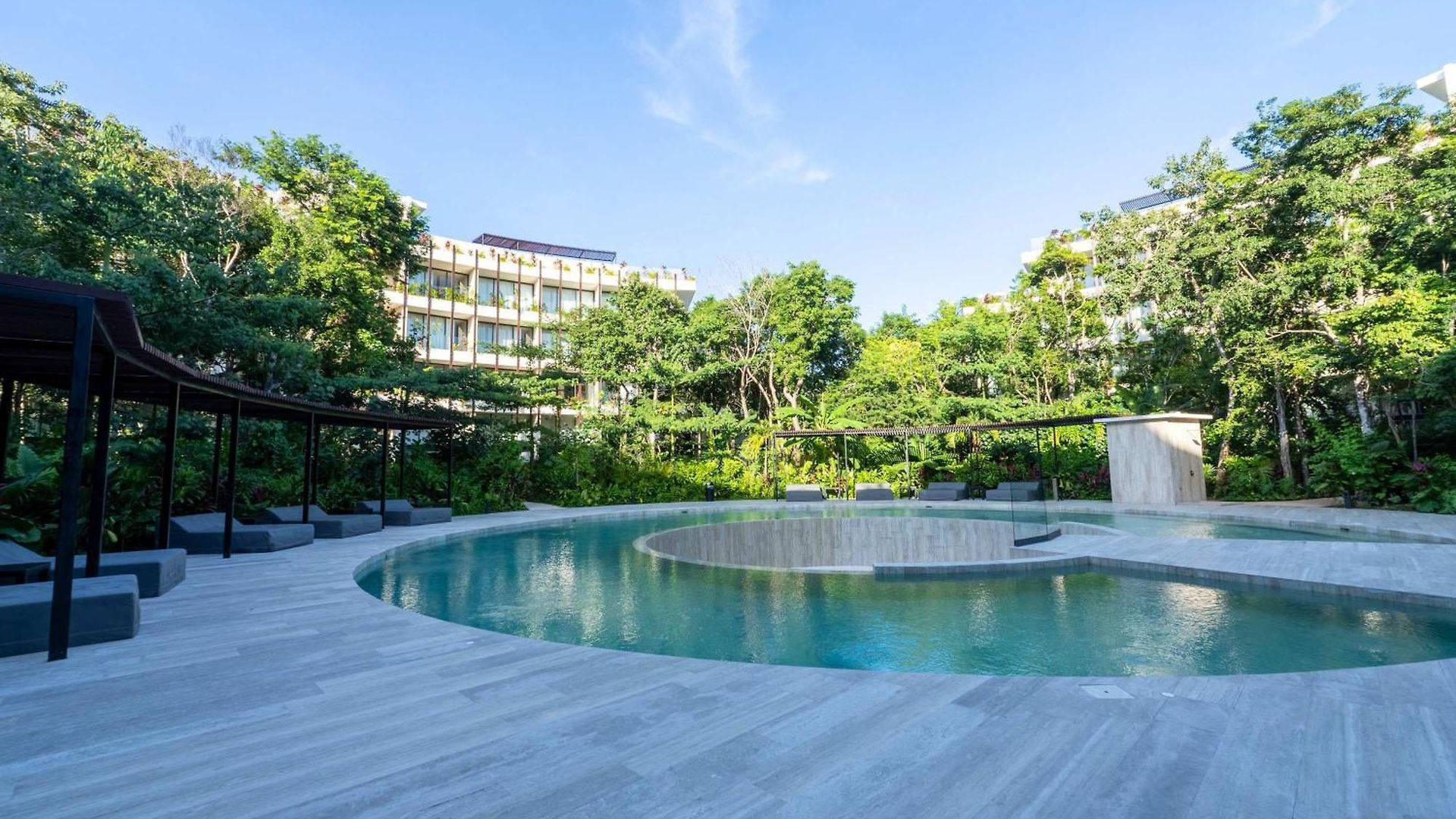 Apartment Luxury Two-level Loft In With Pool & Gym