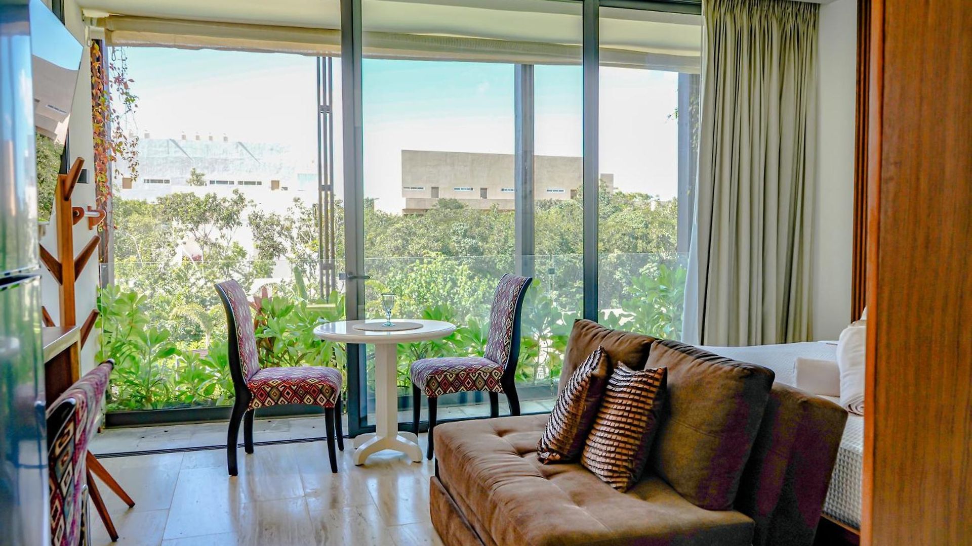 Oasis Jungle Views, 4 Pools & Near Apartment Tulum