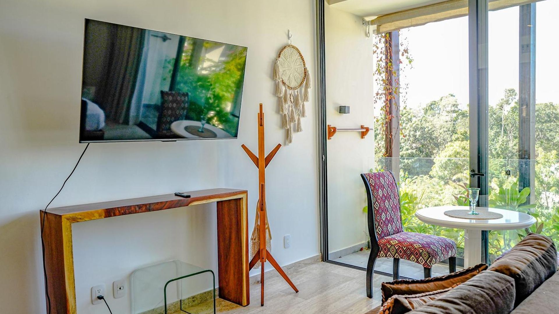 Oasis Jungle Views, 4 Pools & Near Apartment *