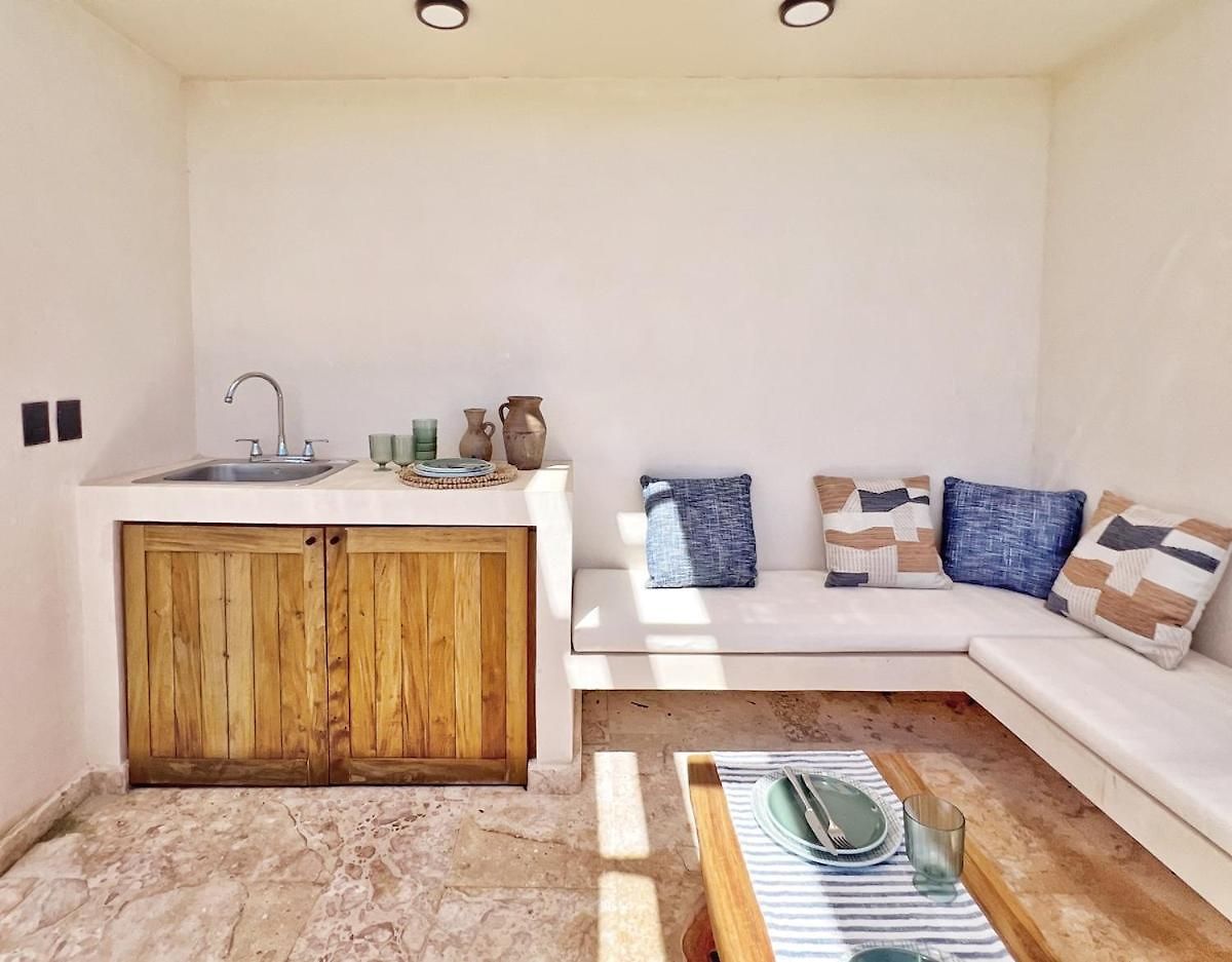 New Luxury Design Private Roof Pool Walkable Apartment