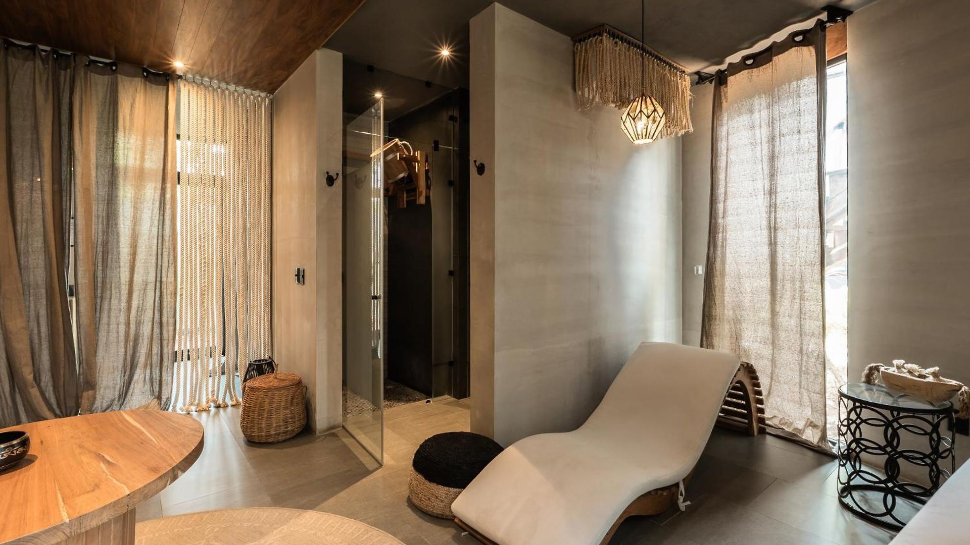 Siwa Jungle-luxury 2br Retreat With Private Roofto Apartment *