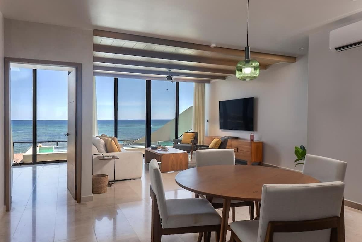 Beachfront 2br Condo, Private Pool & Tankah Bay Apartment