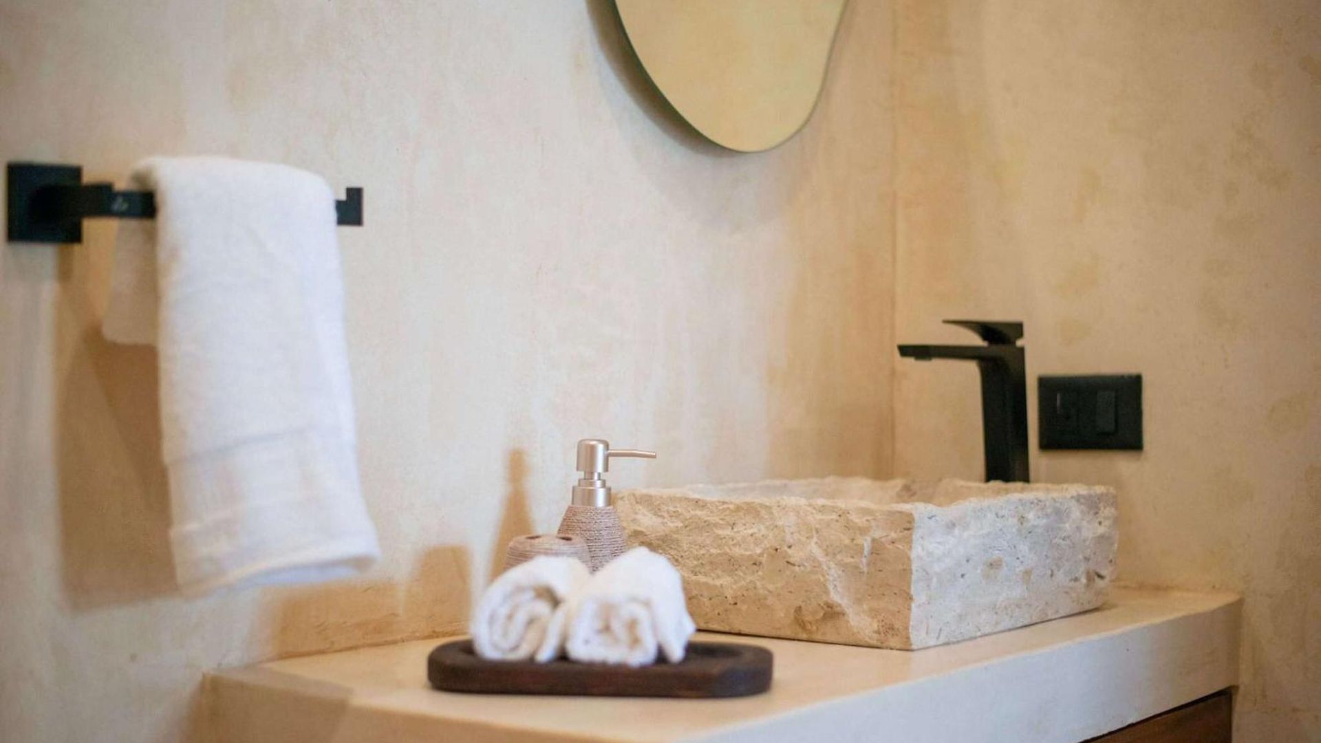 Boho With Swim-up Pool - La Veleta Apartment